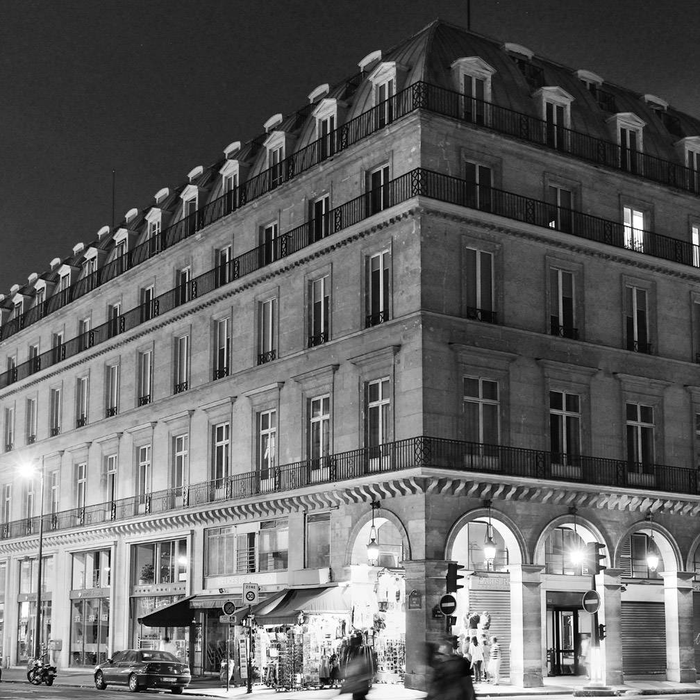 Voir un exemple : Aux arcades du Louvre, l’immeuble Marengo